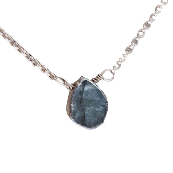 Elegant Green Stone Teardrop Pendant Necklace Gold Tone Chain Fashion Jewelry - Picture 3 of 6